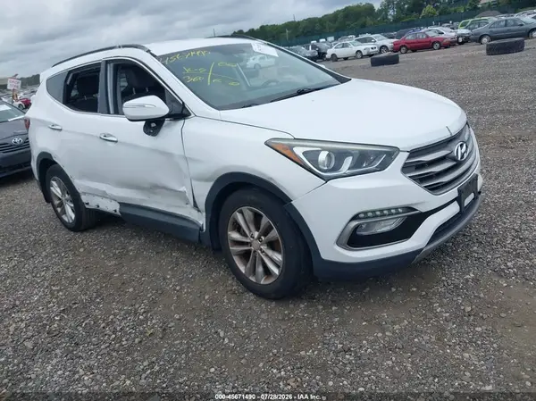 5XYZUDLA0HG458022 2017 HYUNDAI SANTA FE - Image 1
