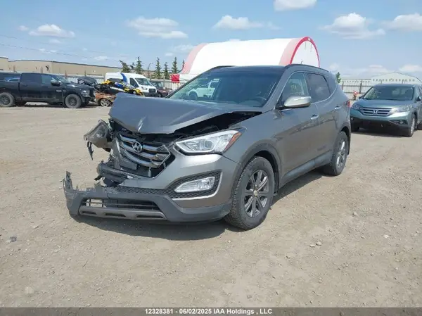 5XYZUDLA2GG371611 2016 HYUNDAI SANTA FE - Image 2