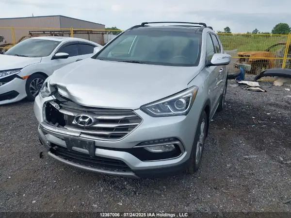 5XYZUDLA2HG464484 2017 HYUNDAI SANTA FE - Image 2