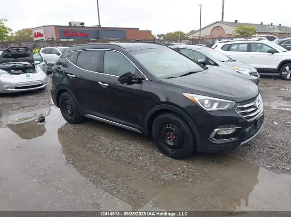 5XYZUDLA5HG390929 2017 HYUNDAI SANTA FE - Image 1