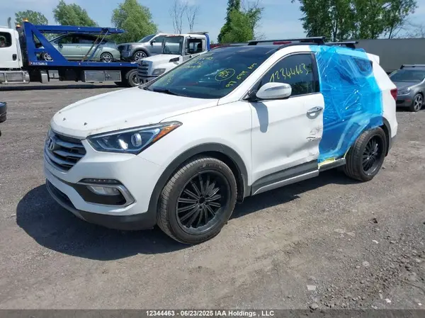 5XYZUDLA5HG449252 2017 HYUNDAI SANTA FE - Image 2