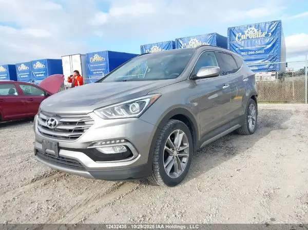 5XYZUDLA6HG469431 2017 HYUNDAI SANTA FE - Image 2