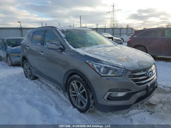 5XYZUDLA8HG445597 2017 HYUNDAI SANTA FE - Image 1