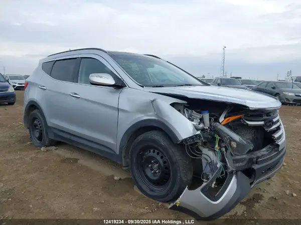 5XYZUDLA9GG375817 2016 HYUNDAI SANTA FE - Image 1