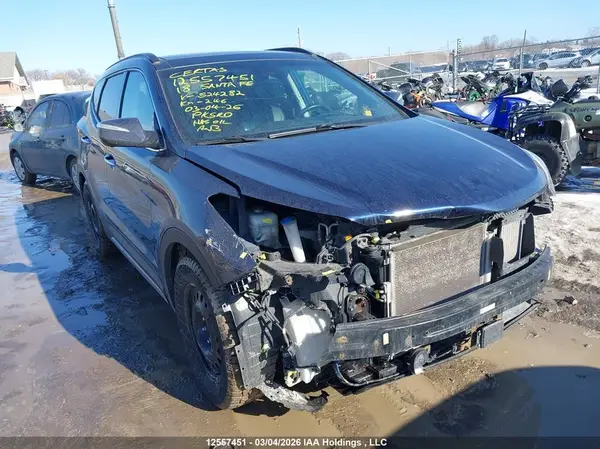 5XYZUDLA9JG524282 2018 HYUNDAI SANTA FE - Image 1