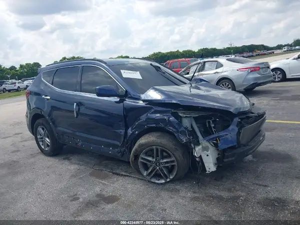 5XYZUDLB0HG470812 2017 HYUNDAI SANTA FE - Image 1