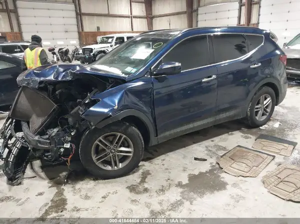 5XYZUDLB1HG488817 2017 HYUNDAI SANTA FE - Image 2