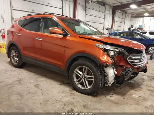 5XYZUDLB1JG504522 2018 HYUNDAI SANTA FE - Image 1