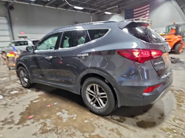 5XYZUDLB2HG487580 2017 HYUNDAI SANTA FE - Image 2