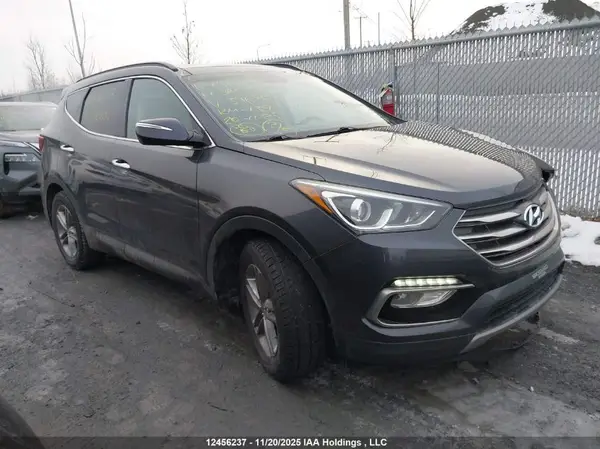 5XYZUDLB3HG396804 2017 HYUNDAI SANTA FE - Image 1
