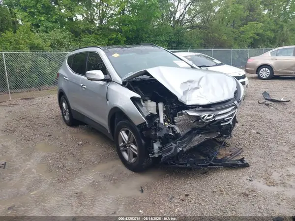 5XYZUDLB3HG417523 2017 HYUNDAI SANTA FE - Image 1