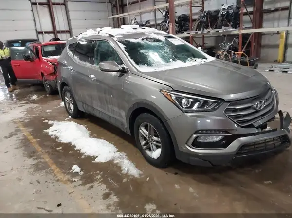 5XYZUDLB4HG413965 2017 HYUNDAI SANTA FE - Image 1