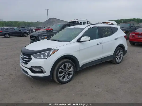 5XYZUDLB5HG437725 2017 HYUNDAI SANTA FE - Image 2
