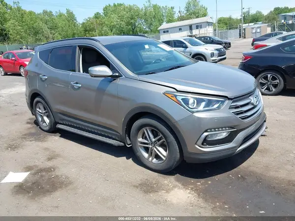 5XYZUDLB5HG445243 2017 HYUNDAI SANTA FE - Image 1