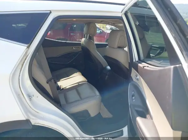 5XYZUDLB5HG470644 2017 HYUNDAI SANTA FE - Image 8