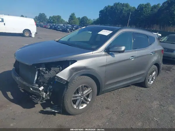 5XYZUDLB5JG518357 2018 HYUNDAI SANTA FE - Image 2