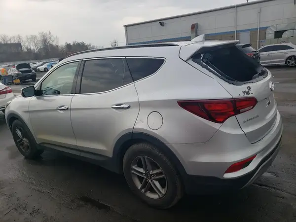 5XYZUDLB6HG412087 2017 HYUNDAI SANTA FE - Image 2