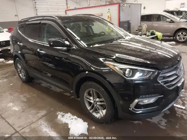 5XYZUDLB6HG415099 2017 HYUNDAI SANTA FE - Image 1