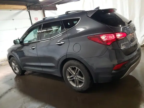 5XYZUDLB6HG487565 2017 HYUNDAI SANTA FE - Image 2