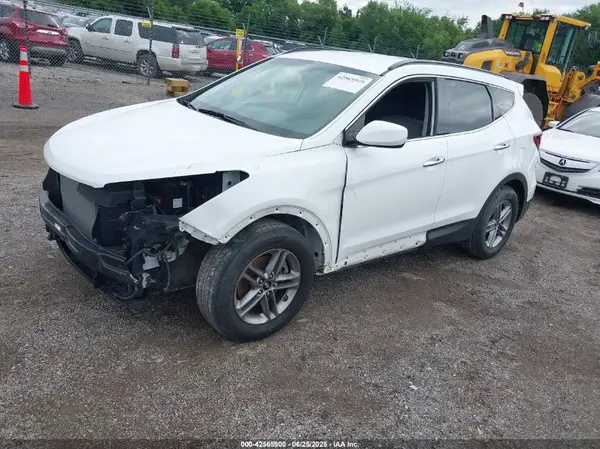 5XYZUDLB7HG397373 2017 HYUNDAI SANTA FE - Image 2
