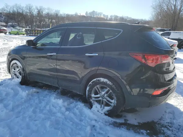 5XYZUDLB7HG445390 2017 HYUNDAI SANTA FE - Image 2