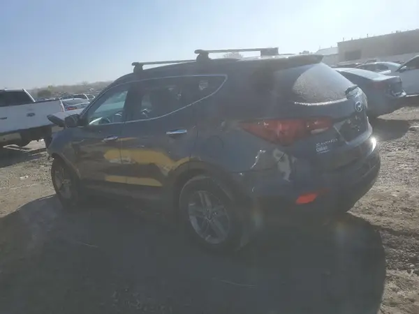 5XYZUDLB7HG462030 2017 HYUNDAI SANTA FE - Image 2