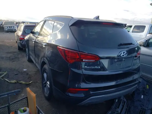 5XYZUDLB8HG388133 2017 HYUNDAI SANTA FE - Image 2
