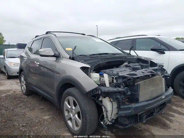 5XYZUDLB8HG427190 2017 HYUNDAI SANTA FE - Image 1