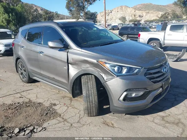 5XYZW4LA0HG439979 2017 HYUNDAI SANTA FE - Image 1