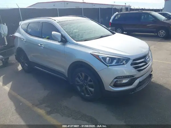 5XYZW4LA2JG503820 2018 HYUNDAI SANTA FE - Image 1