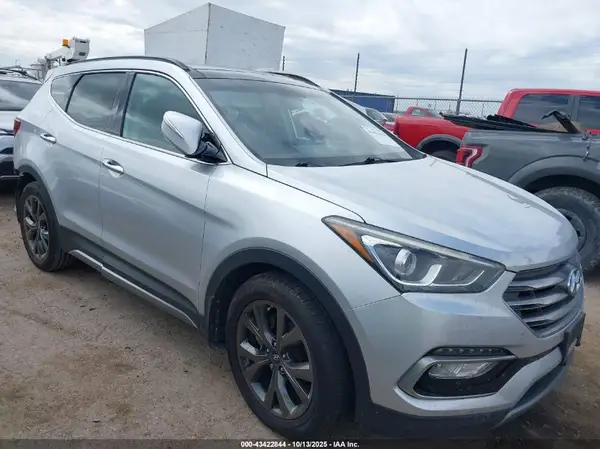 5XYZW4LA2JG504434 2018 HYUNDAI SANTA FE - Image 1