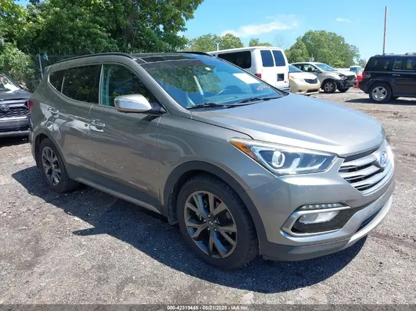 5XYZW4LA6HG401222 2017 HYUNDAI SANTA FE - Image 1