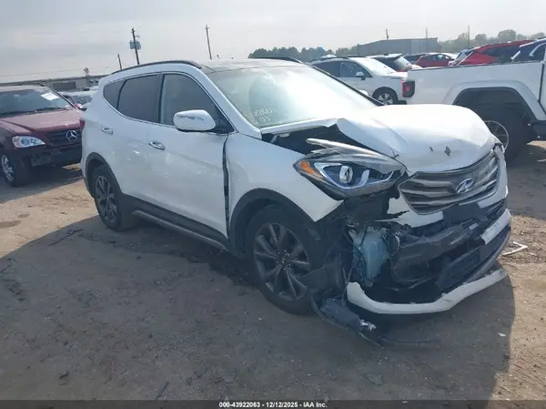 5XYZW4LA7HG502107 2017 HYUNDAI SANTA FE - Image 1