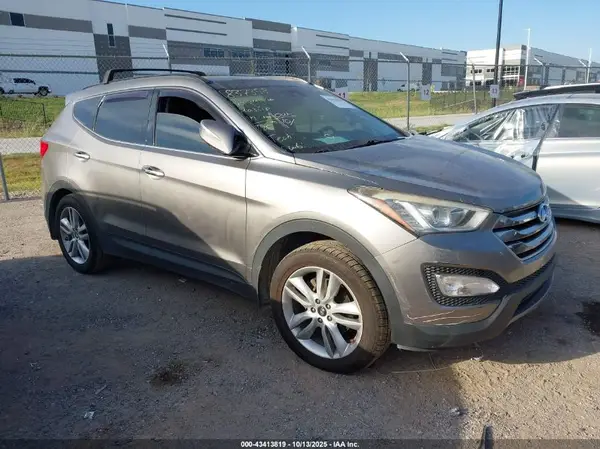 5XYZW4LA8GG309060 2016 HYUNDAI SANTA FE - Image 1
