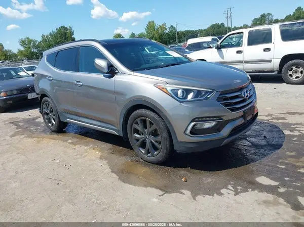 5XYZW4LA8HG496933 2017 HYUNDAI SANTA FE - Image 1