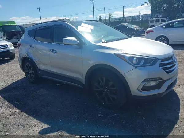 5XYZWDLA1JG534489 2018 HYUNDAI SANTA FE - Image 1