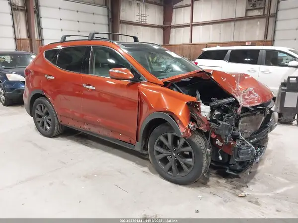 5XYZWDLA2HG387173 2017 HYUNDAI SANTA FE - Image 1