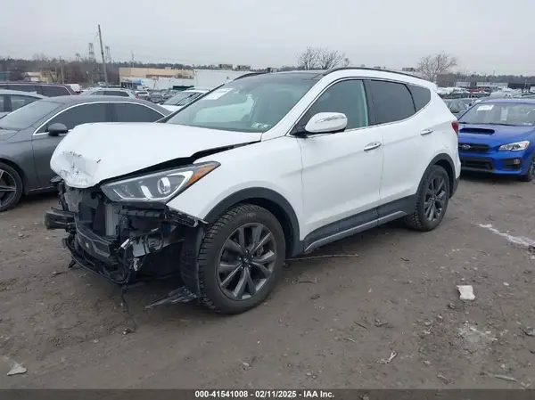 5XYZWDLA2HG477455 2017 HYUNDAI SANTA FE - Image 2