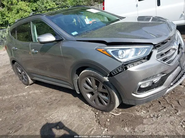 5XYZWDLA2JG519452 2018 HYUNDAI SANTA FE - Image 1