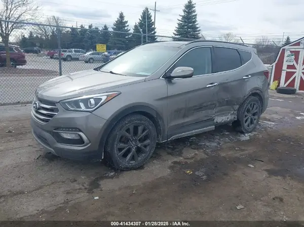 5XYZWDLA4HG388437 2017 HYUNDAI SANTA FE - Image 2