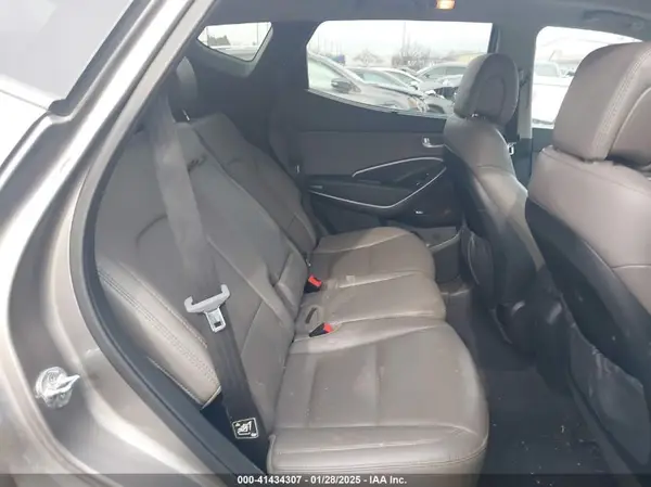 5XYZWDLA4HG388437 2017 HYUNDAI SANTA FE - Image 8