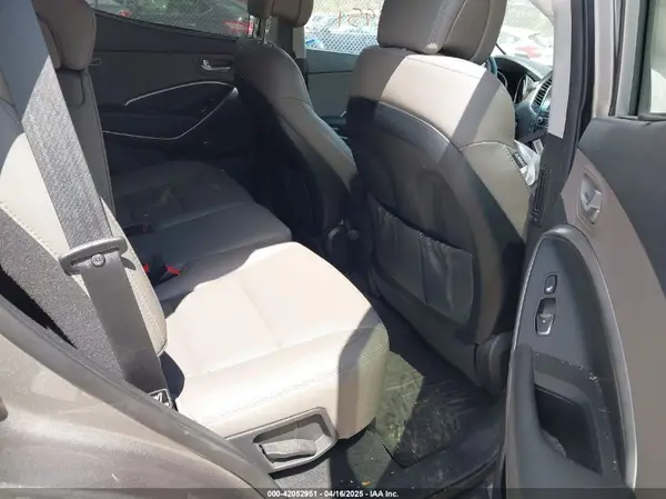 5XYZWDLA4HG408315 2017 HYUNDAI SANTA FE - Image 8