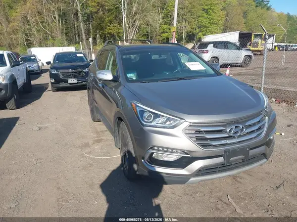 5XYZWDLA4JG563548 2018 HYUNDAI SANTA FE - Image 1