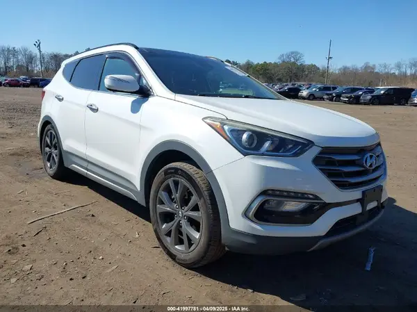 5XYZWDLA6HG483808 2017 HYUNDAI SANTA FE - Image 1