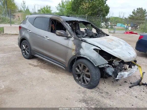 5XYZWDLA6HG485509 2017 HYUNDAI SANTA FE - Image 1