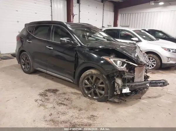 5XYZWDLA6JG518207 2018 HYUNDAI SANTA FE - Image 1