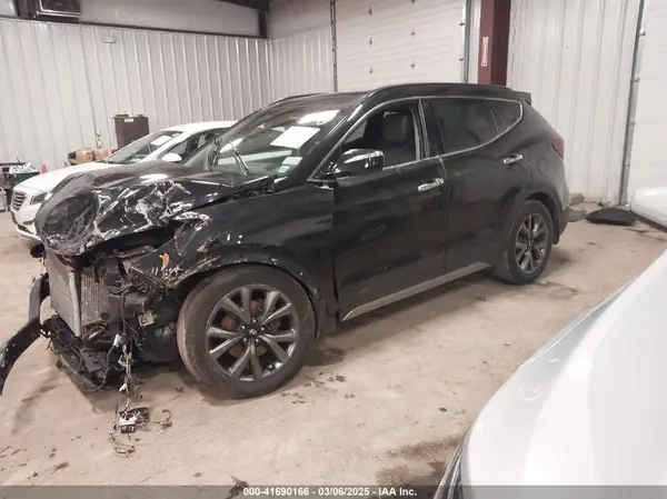 5XYZWDLA6JG518207 2018 HYUNDAI SANTA FE - Image 2