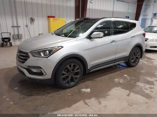 5XYZWDLA7HG410284 2017 HYUNDAI SANTA FE - Image 2