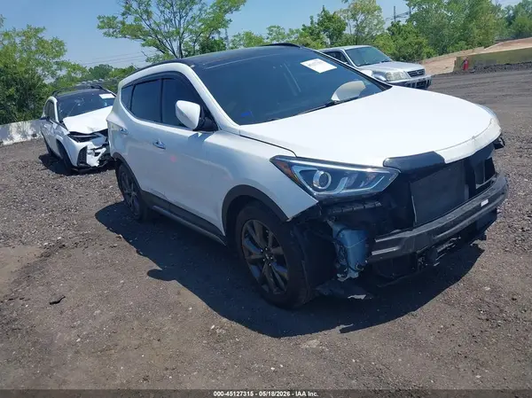 5XYZWDLA7HG456472 2017 HYUNDAI SANTA FE - Image 1