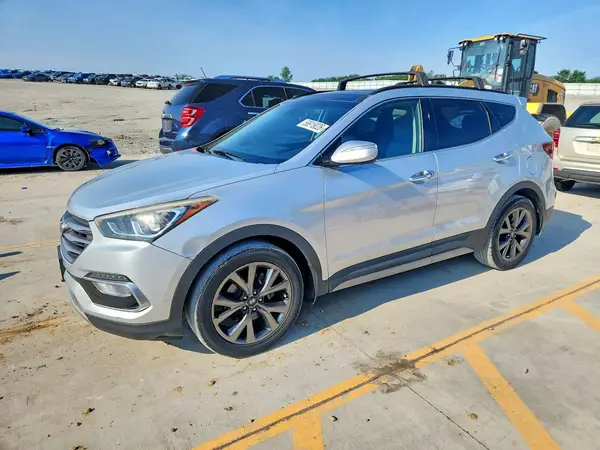 5XYZWDLA7JG548879 2018 HYUNDAI SANTA FE - Image 1